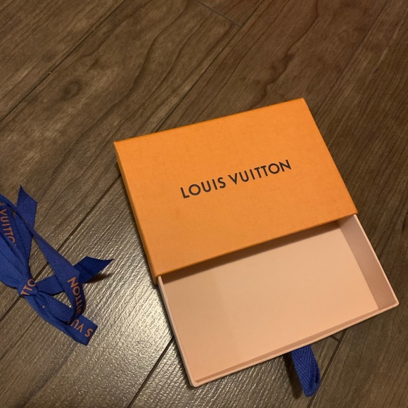 Authentic Louis Vuitton accessory box - Picture 6 of 6